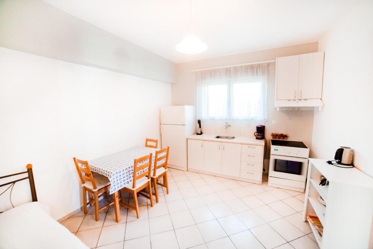 Filia Rooms & Apartments Agioi Apostoloi  Bagian luar foto