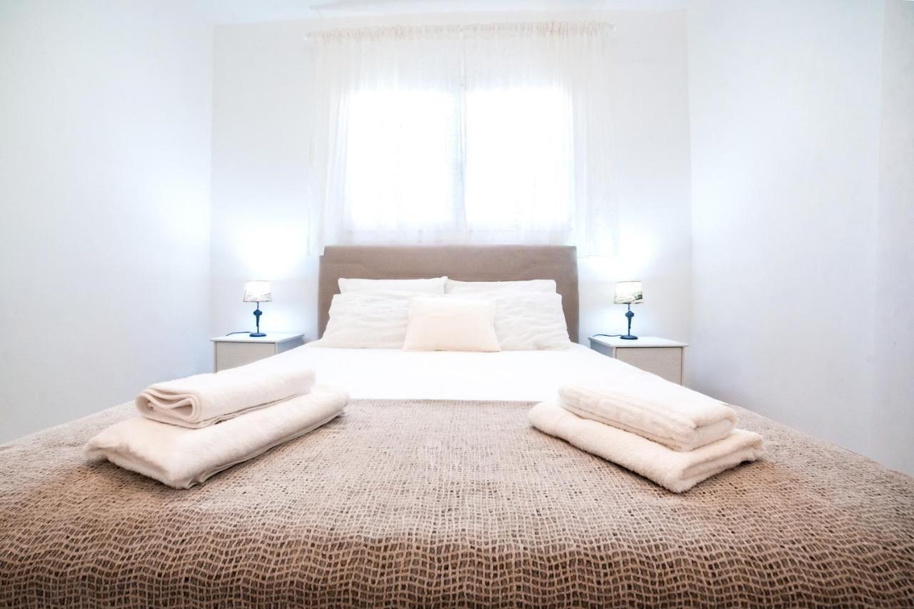 Filia Rooms & Apartments Agioi Apostoloi  Bagian luar foto