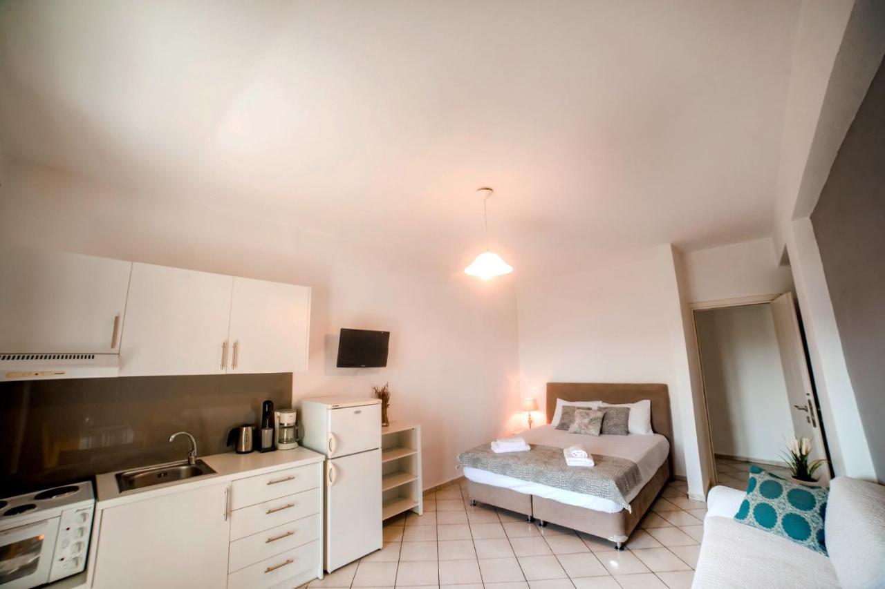 Filia Rooms & Apartments Agioi Apostoloi  Bagian luar foto
