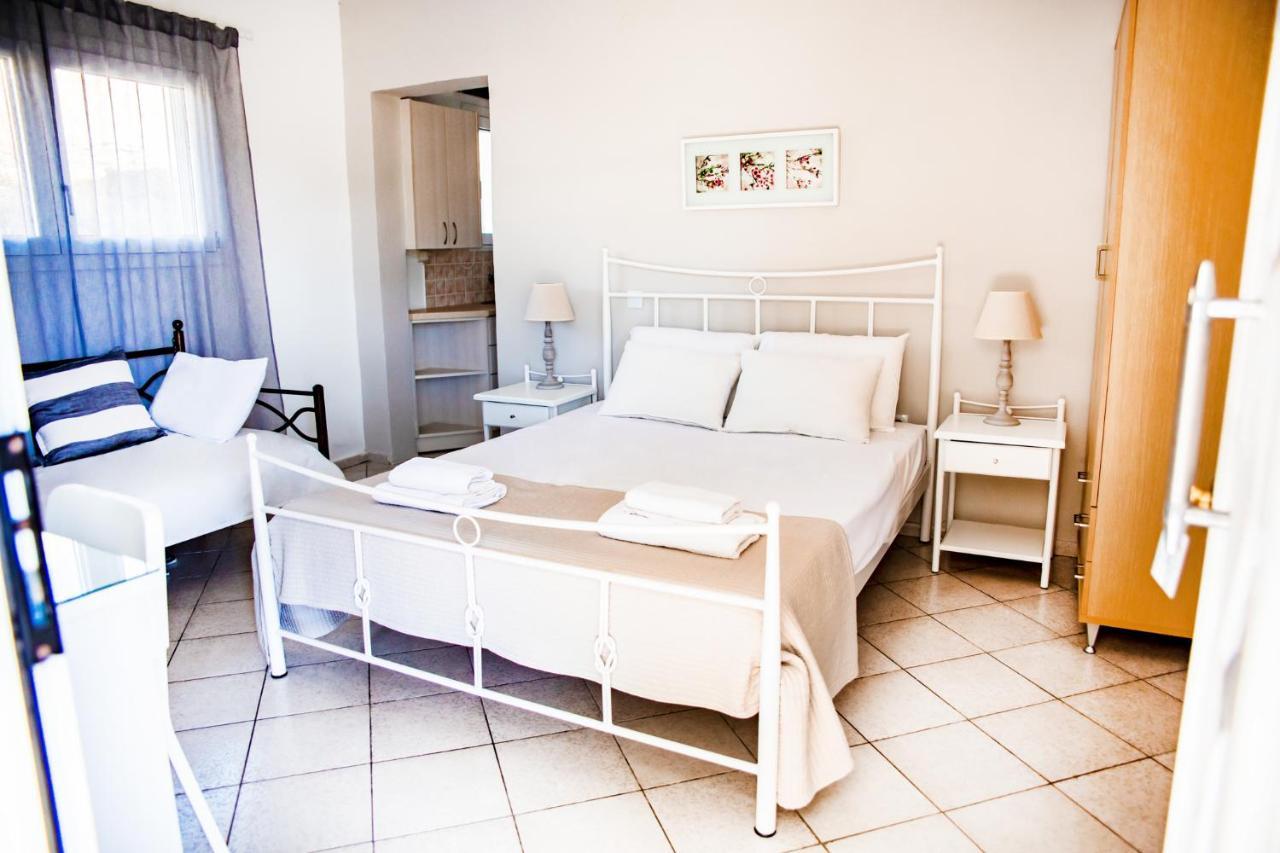 Filia Rooms & Apartments Agioi Apostoloi  Bagian luar foto