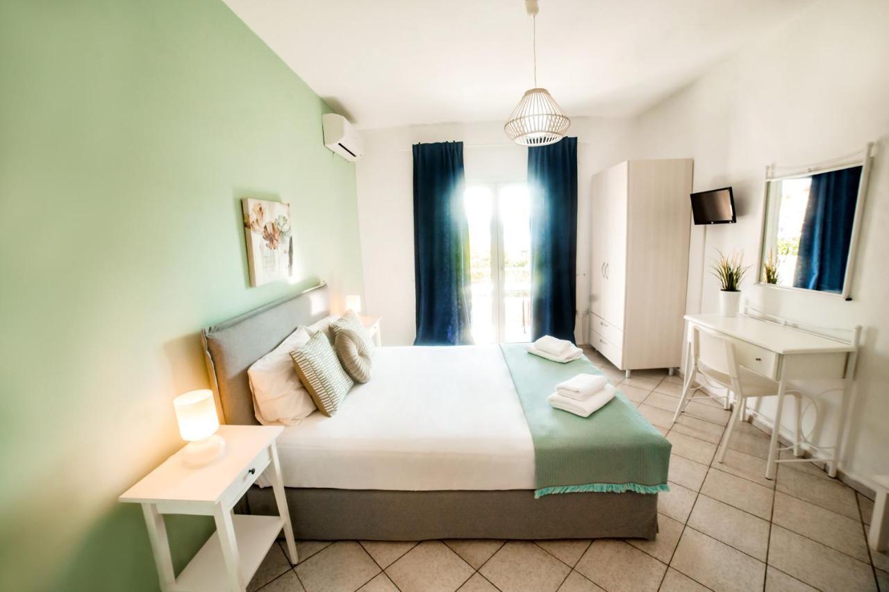 Filia Rooms & Apartments Agioi Apostoloi  Bagian luar foto